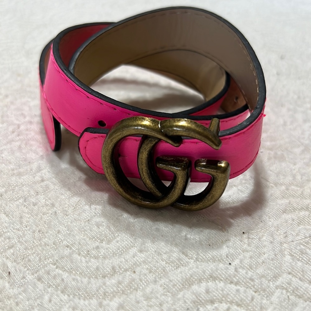 Non authentic child’s Gucci belt